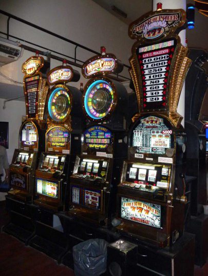 UN APOSTADOR GANÓ MÁS DE $ 14.000 EN UNA MAQUINA