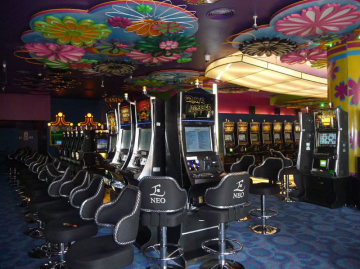 SHOWS MUSICALES EN CASINO NEO MAYORAZGO