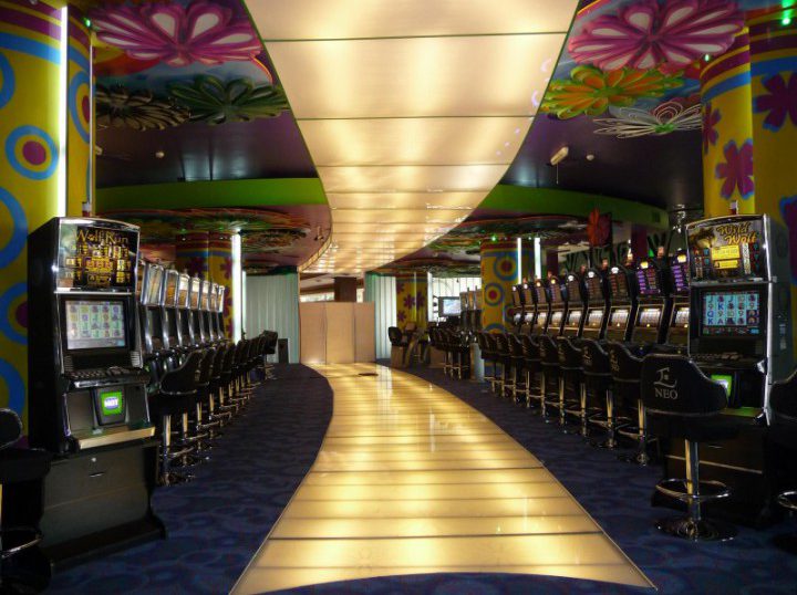 SHOWS MUSICALES EN CASINO NEO MAYORAZGO