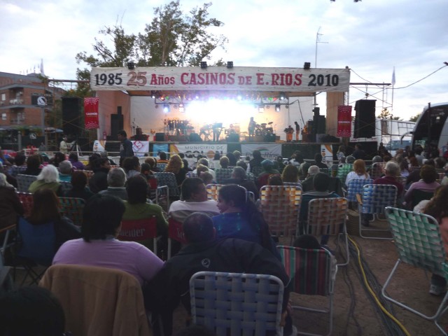 MARCELA MORELO EN LOS FESTEJOS POR 25 AÑOS DE CASINOS DE ENTRE RIOS.