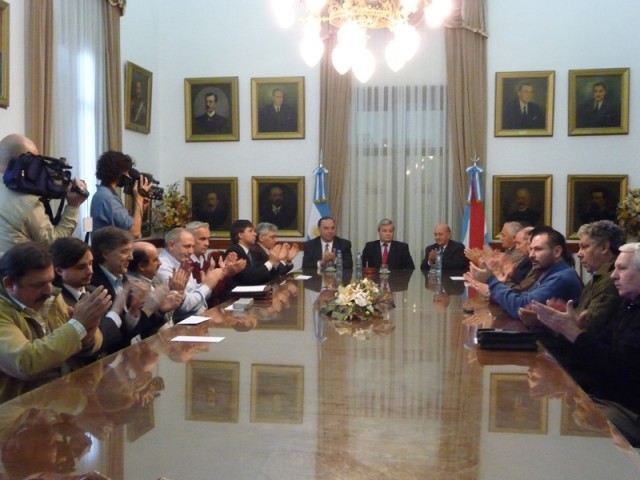 LOS CLUBES RECIBIERON DEL GOBIERNO LOS APORTES EFECTUADOS POR EL IAFAS.-